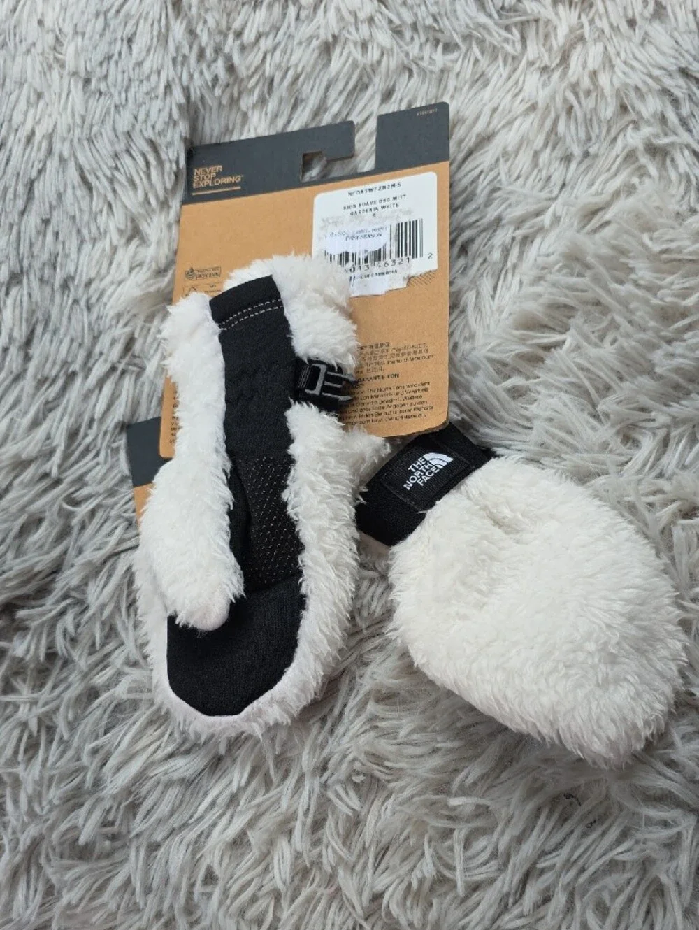 The North Face Kids' Suave Oso Mitts in Cream with Black Cuff